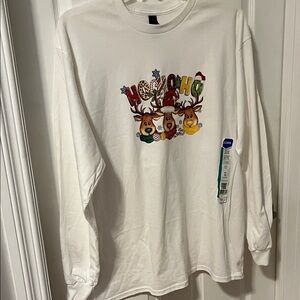 Gildan Holiday White Reindeer Long Sleeve Top. Size XL.